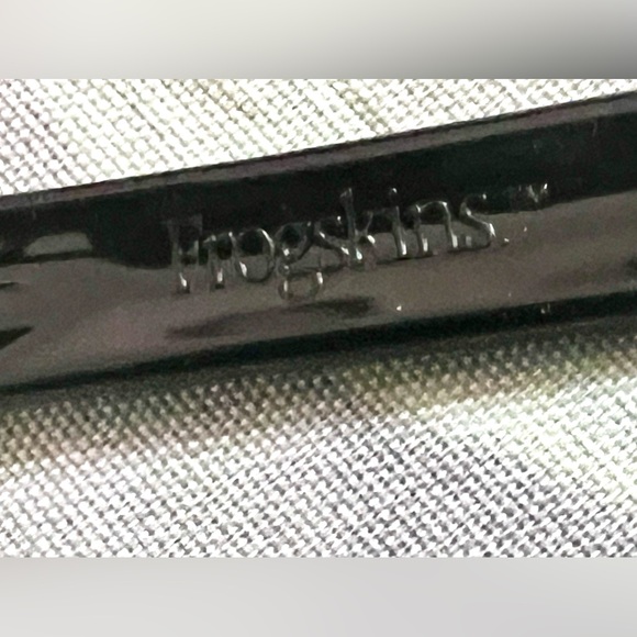 Authentic Oakley Frogskins Men's Black Frame Sunglasses with Case, Frame Only - Picture 7 of 7